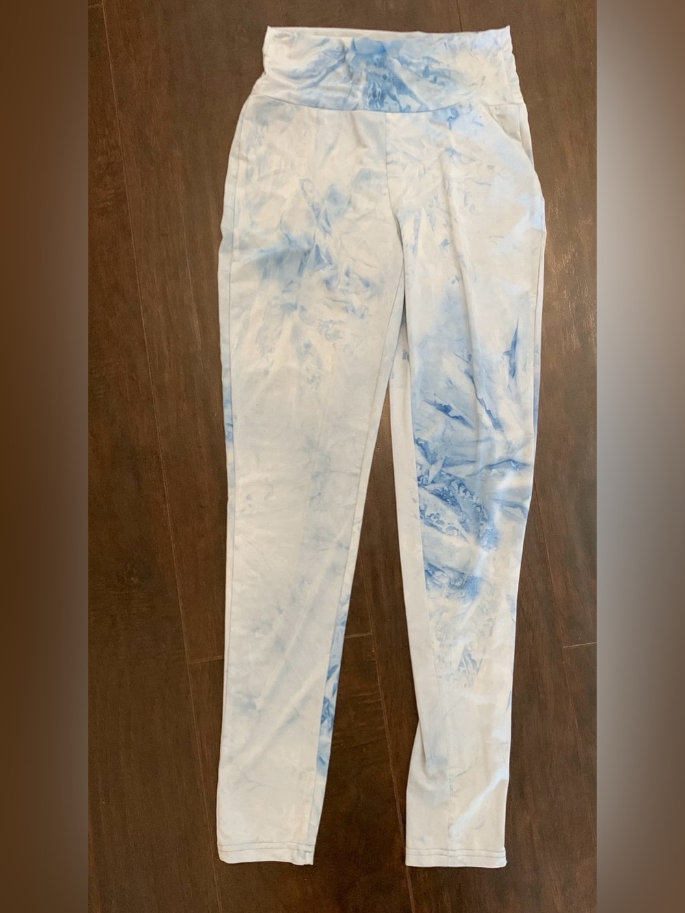 Le Lis White and Light Blue Tie-Dye Leggings